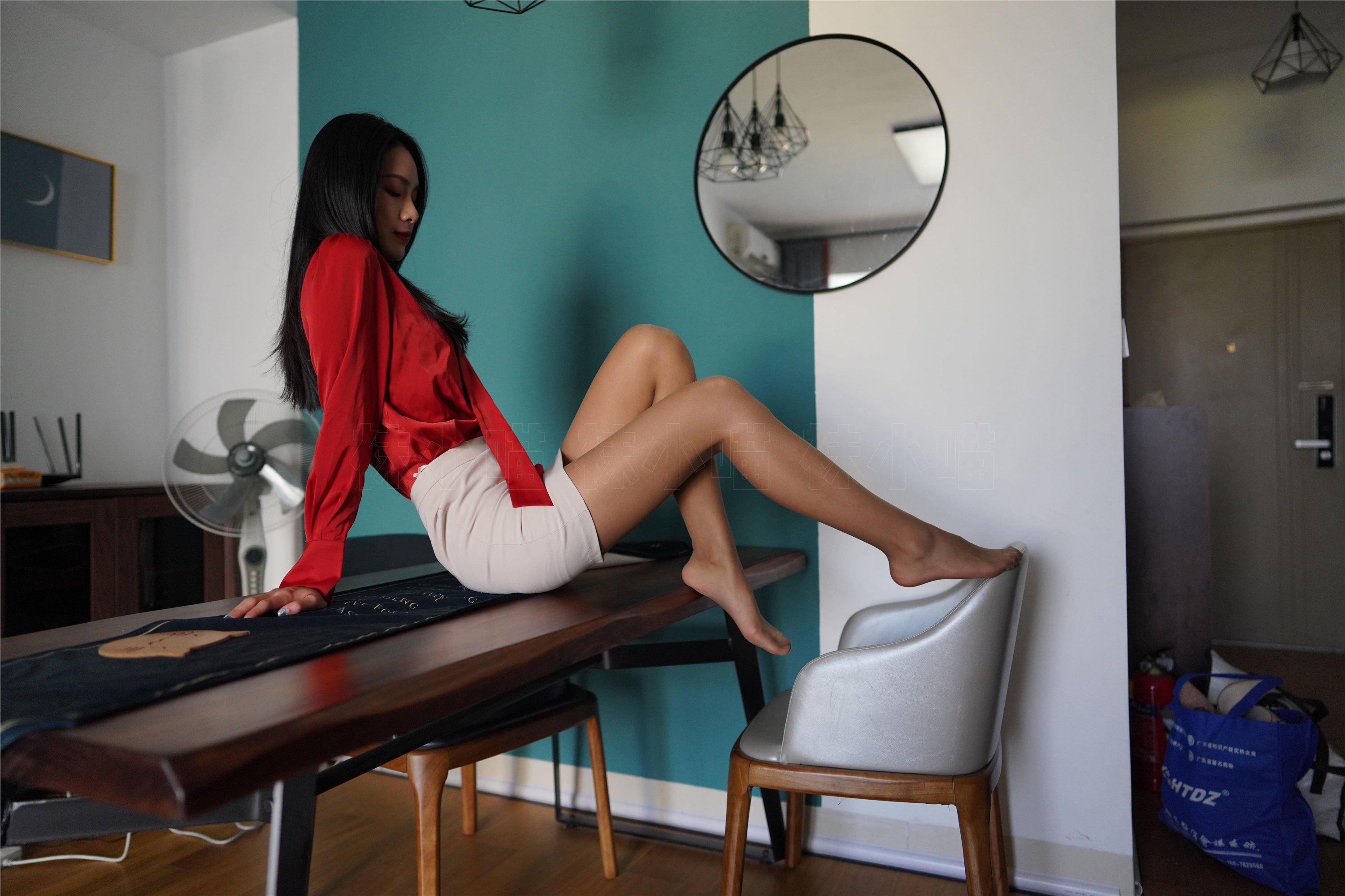 壹吻映画  2021.01.06 YW001 《红色衬衫-红红》